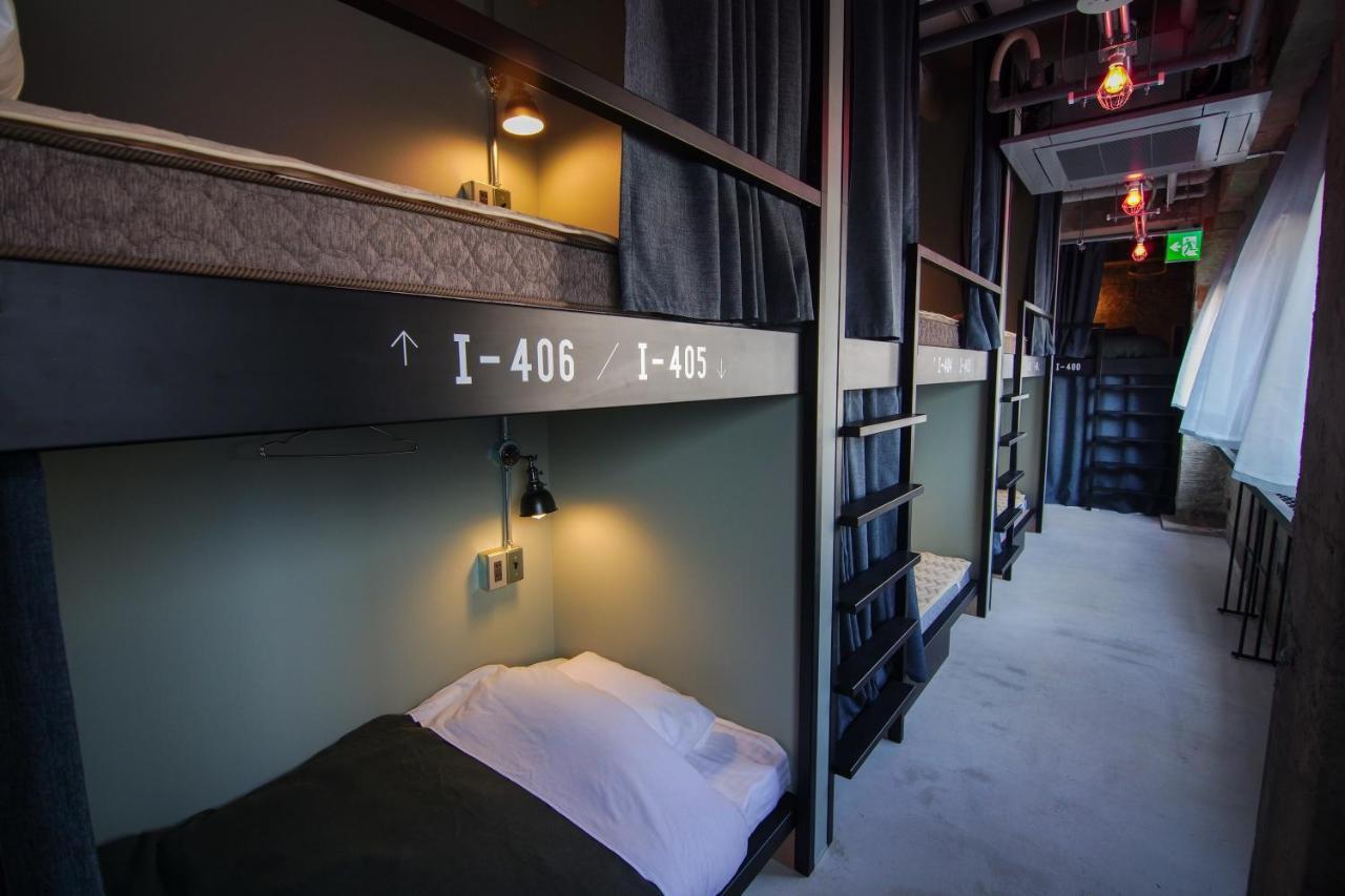 Red Submarine Hotel Kure Bagian luar foto